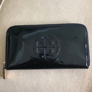 Tory Burch patent leather wallet